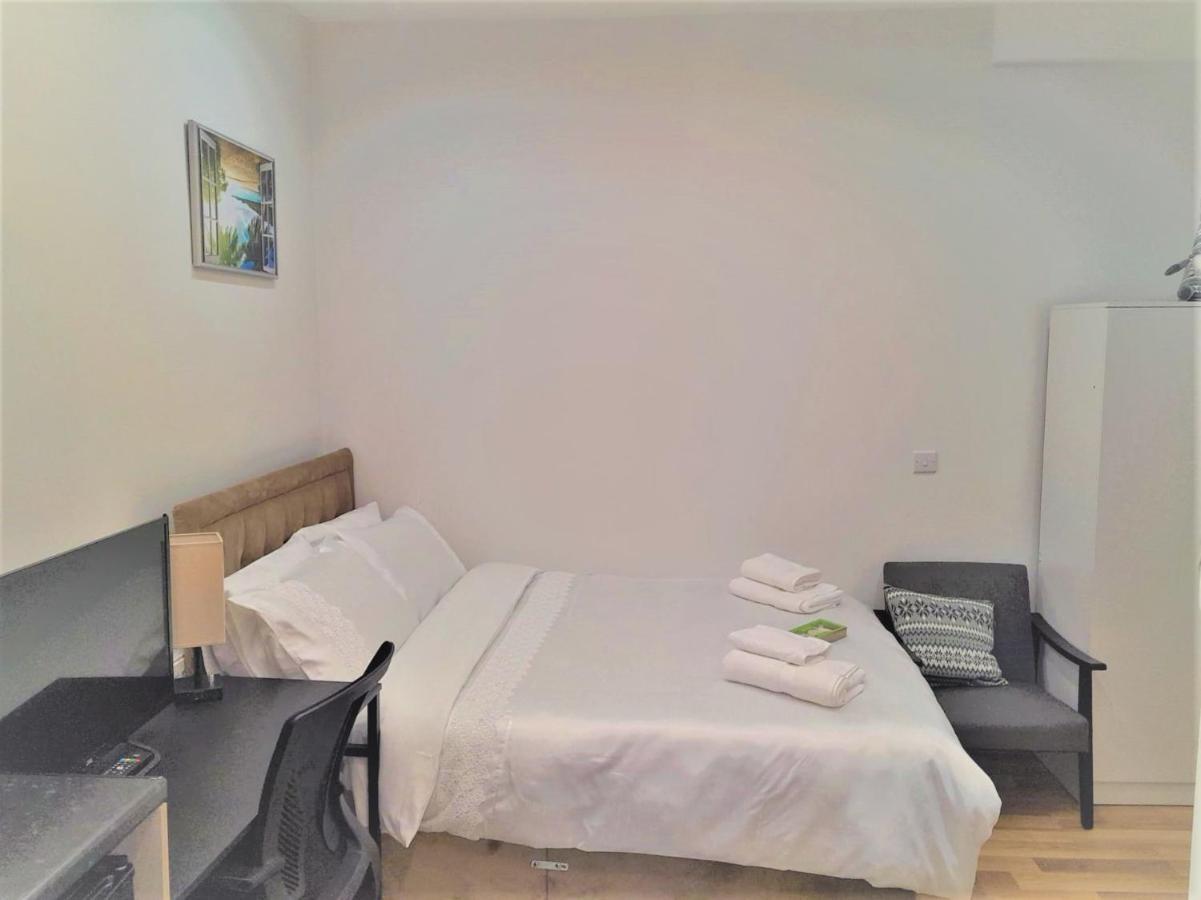 La Vie - Entire Apartment - Next To Central District Elizabeth Line Tube Station - Near Central London & Wembley Stadtteil Stadtteil Ealing Exterior foto